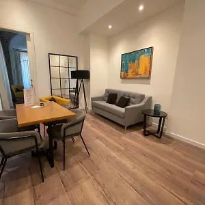 https://home-art-apartments-malaga.hotelsinnerja.org